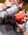 1 x Tazza latte con piattino Maniko - WLAC Copenhagen 2024 Tazza Ufficiale
